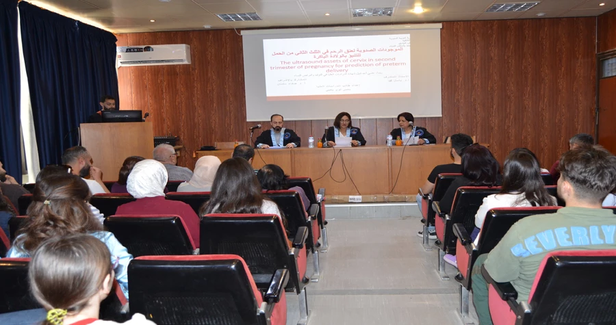 منح الباحث يحيى لؤي يحيى درجة الماجستير في كلية الطب البشري
