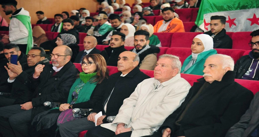 جامعة الجزيرة الخاصة تحتفل بانتصار الثورة السورية وتدعو إلى مرحلة البناء والعمل