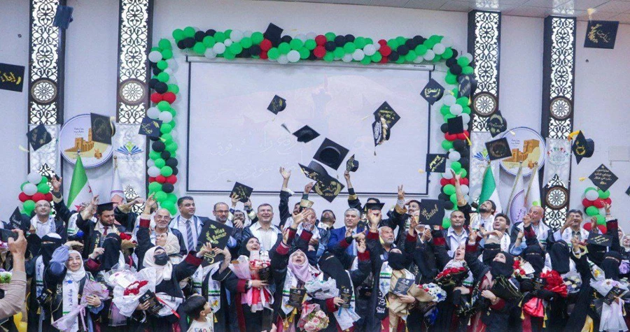 جامعة حلب في المناطق المحررة تحتفي بتخريج دفعة جديدة من كليتي طب الأسنان والآداب