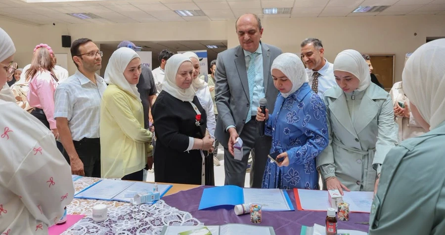 الجامعة السورية الخاصة تحتفي بإبداعات طلبة الصيدلة في معرض علمي ومسابقة لأفضل بوستر
