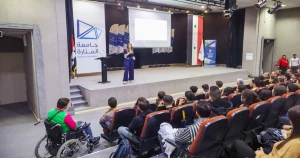 تطوير المهارات البحثية والأكاديمية للطلاب