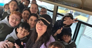 جولة تعريفية تفتح آفاق طلاب مدرسة "الورود" في كلية طب الأسنان