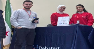 فريق الجامعة السورية الخاصة يتألق في البطولة الوطنية للمناظرات ويصل إلى نصف النهائي
