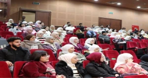 توجيهات أكاديمية وحرص على التفوق في لقاء تعريفي مع الطلاب المستجدين