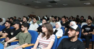 كلية إدارة الأعمال والتمويل تنظم جلسة تطبيقية لتعزيز التكامل بين التعليم الأكاديمي وسوق العمل