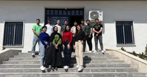 وفد طلابي من جامعة الروّاد يزور جامعة الأمانوس لتعزيز التعاون والعمل المشترك