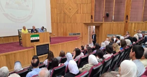 رئيس جامعة حمص يلتقي كوادر كلية الآداب والعلوم الإنسانية لبحث سبل تطوير العملية التعليمية