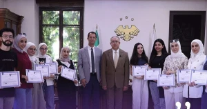 رئيس جامعة دمشق يكرم الطلاب المشاركين في مشروع غلوبال كورس