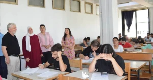 نائب رئيس جامعة اللاذقية يتفقد سير الامتحانات في كلية الهندسة الميكانيكية والكهربائية