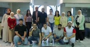 طلبة إدارة الأعمال في جامعة المنارة ينهون تدريبهم في حاضنة تقانة المعلومات والاتصالات