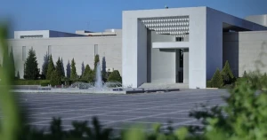 مرسوم رئاسي يمنح عاماً دراسياً للطلاب المستنفدين فرص الرسوب والتقدم ‏للامتحانات